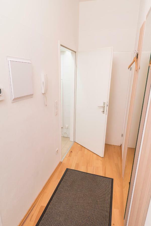 Tiny Hideaway Apartment Viena Exterior foto